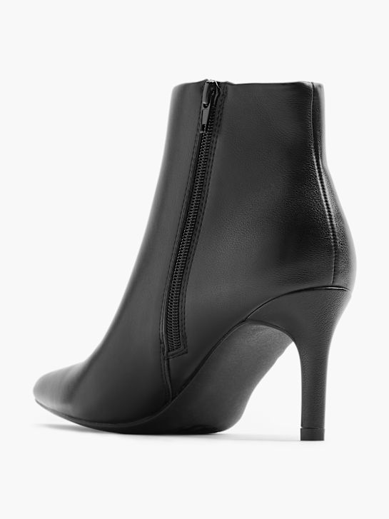 klasične čizme za modnu pistu crne boje deichmann