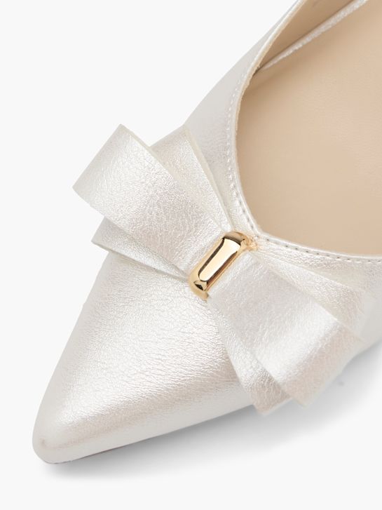 Подиумная босоножка na visoku petu bijele boje deichmann